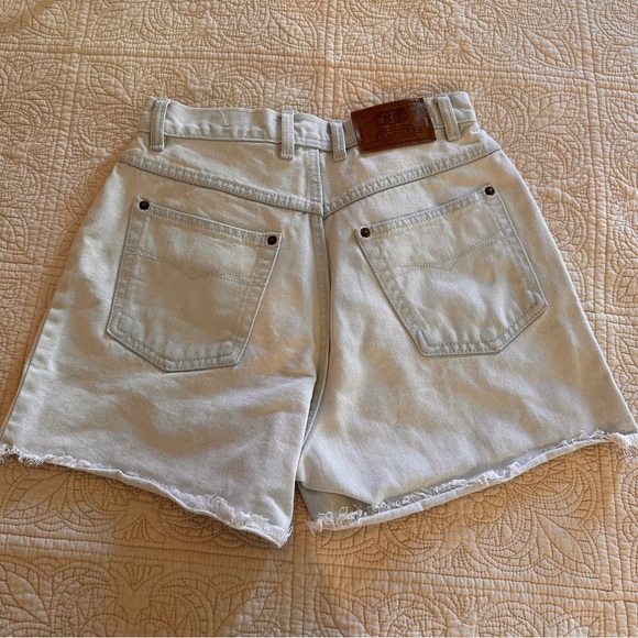 Vintage 1990’s Route 66 Pale Blue Denim High Waisted Woman’s Shorts Summer Relax - Picture 2 of 10